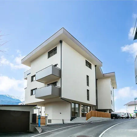 Top8top9top10 Apartment